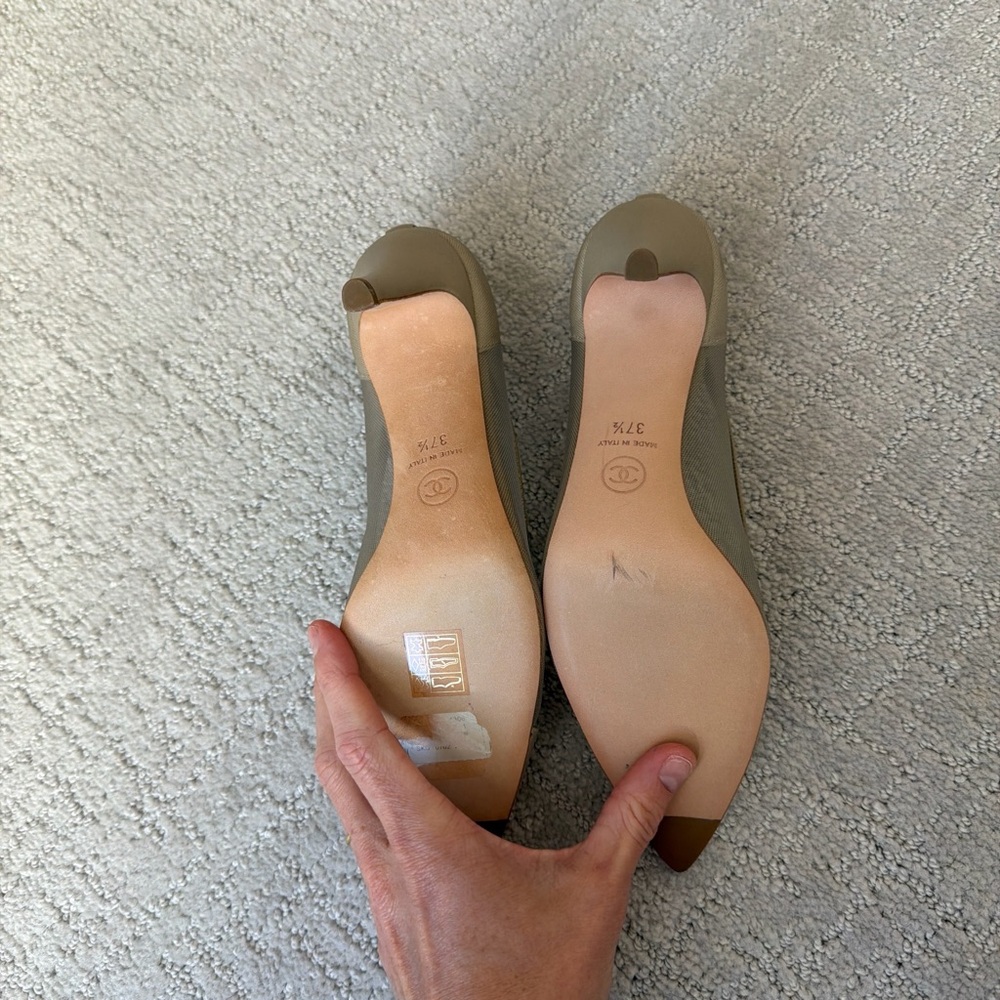 CHANEL Women's Metallic Silver Heels - Picture 3 of 3